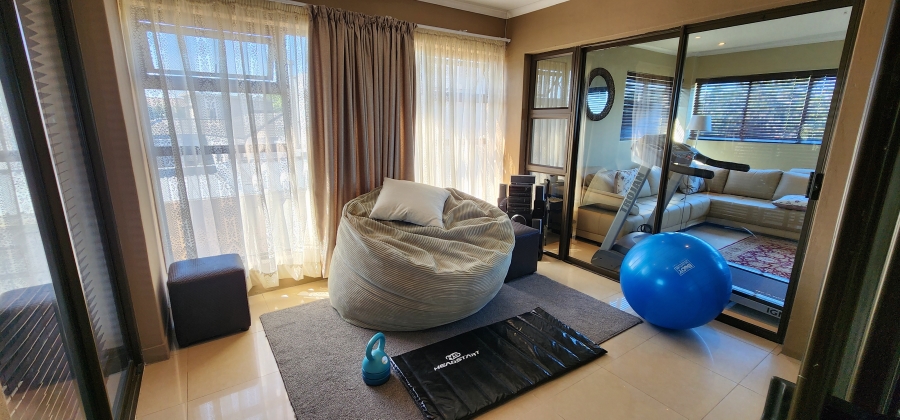 4 Bedroom Property for Sale in Parklands East Western Cape